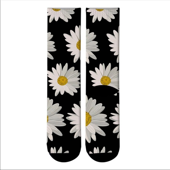White Daisy Flower Socks Any 4 for $32 - Picture 3 of 4